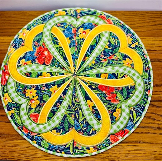 Spring Table Topper, Floral Candle Mat, Celtic Heart, Mothers Day Gift, Country Cottage Home Decor, St Pat's Decorations, Mini Quilt - Etsy
