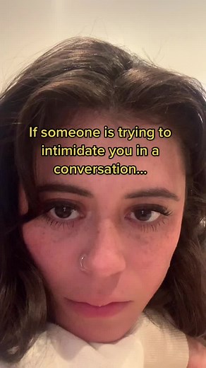 Psychology Tricks: How to Use Body Language to Psychologically Influence Conversations