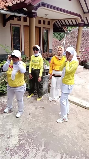 Mom's Athaya (@mommy.athaya)’s videos with original sound - Michael Simangunsong