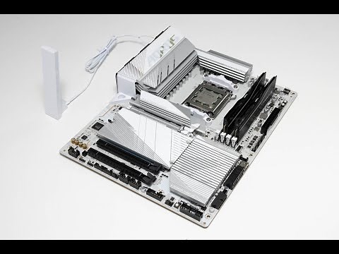 Gigabyte X670E Aorus Pro X unboxing, installing components and lighting options