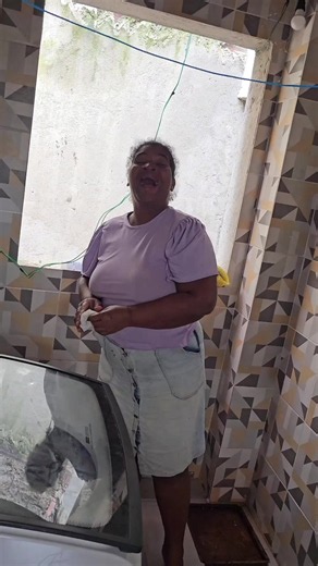 Minha mãe trouxe as roupas dela pra lavar na minha máquina