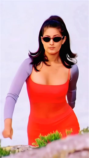 Nυɾ ιʂʅαɱ on Instagram: "Mohabbat Ho Gayee Hai 💞😍 🎬 Movie: Baadshah 🎵 Song: Mohabbat Ho Gayee Hai 🎤 Singers: Alka Yagnik & Abhijeet 🎼 Music Director: Anu Malik 📝 Lyrics: Sameer ⭐ Star Cast: Shah Rukh Khan & Twinkle Khanna #srk #viral #oldisgold #oldsongs #lovesongs"