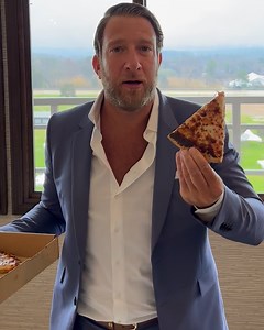 288K views · 4K reactions | Barstool Pizza Review - Mainline Sports Bar (Hot Springs, AR) | David Portnoy - El Presidente | Facebook