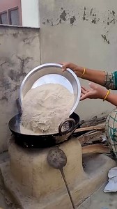 1.4M views · 10K reactions | Aaj hamne banaye gaund ka ladoo  part2 懶 #fbreelsfypシ゚viralfbreelsfypシ゚viral #viralspost2025 #viralsreelsシ #lifewithpriyaroa #viralsreelsp #fbviralsreels #facebookreelsviral #minivlogreels #reelstrending #trendingreels | life with Priya Rao | Facebook