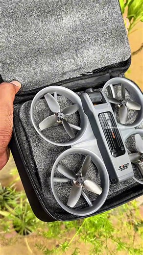 🔰🔰 ලංකාවේ අඩුම මිලට camera Drones 😍 🛑 මෙම ඕනෑම drone එකක් සදහා මාස 03 replacement Warenty එකක් හිමිවේ 🥰 (Terms & conditions apply) 🛑 දින දෙකක් ඇතුලත ඔබගේ නිවසටම Cash On Delivery ✅ Credit Card Payments ✅ 👇 Specs ✅ 30 min fly time ✅ 500m distance ✅ 100m height ✅ Headlessmode ✅ Display Rc ✅ Plug and play ✅ 8gb Sd Card Freee ✅ Brushless Motors Limited Stock Available 😭 ‼️ Package includes ‼️Drone ‼️Drone remote ‼️user manual ‼️screwdriver ‼️1 battery ( Can get more ) ‼️Extra properllers ‼️ch
