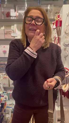 ***UPDATE - SOLD OUT*** 💫💫💫Bonus Ball 💫💫💫 It’s £5 a number which you choose from numbers 1-59, the winner will win this fabulous Set💕 Comprising of…. David Jones Crossbody Bag, Beige Scarf, Faux Fur Pom Hat, Beige Gloves, Katie Loxton Snug Socks, Katie Loxton ‘Winter’ Votive & Diffuser Gift Set, Katie Loxton ‘Winter’ Reed Diffuser, The Cambridge Confectionery ‘Salted Caramel Selection’, Christmas Snowglobe & x2 Gold Foil Stars (Over £250)🤩 The winner will be from Saturday 22nd November 2