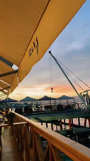 Espléndido Atardecer en La Punta, Perú