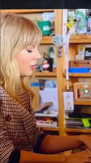 Taylor swift- lover live at tiny desk concert‪@nprmusic‬