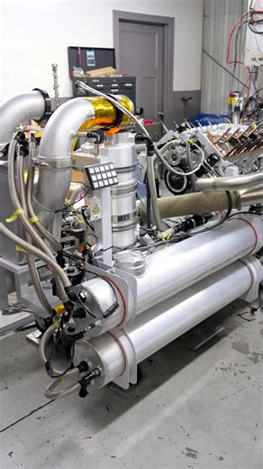 Streamlined is back on!! Cam is here and ready for Dyno. Don’t forget about the DREAM 1000HP LSX! Go to stevemorrisengines.com | Steve Morris Engines