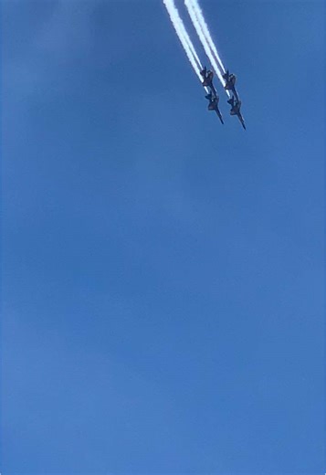 Soaring Skies #blueangels #aerobatics #aviationlovers #fighterjets #flyhigh