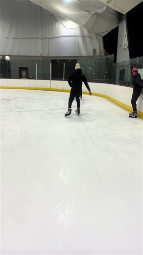 Cartoon Skating Mishaps: Fun on Ice