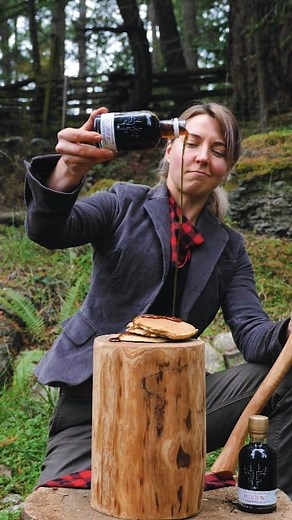 Breakfast is served! 🥞 with Escuminac Maple / Erable Barrel Aged Maple Syrups. P.S you can get 10% off the Barrel Aged Gift Box with the code "Nicole10" (Link in bio) | Nicole Coenen