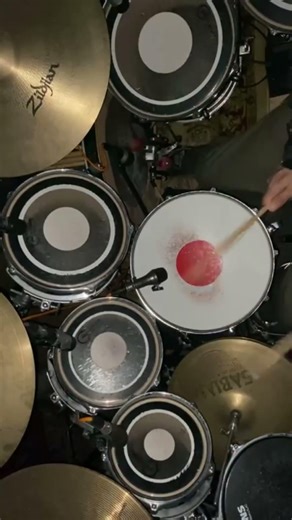 Just messily messing around on the drums while trying to get over being sick 🤧