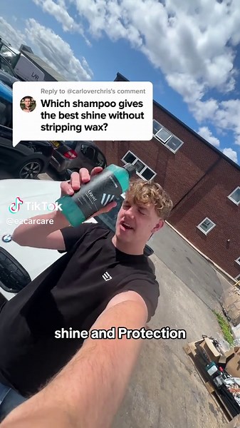 Liquid Ceramic Shampoo for Superior Car Shine and Protection