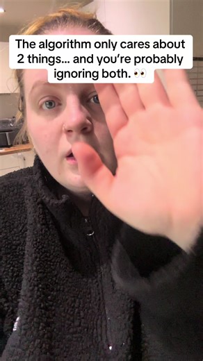 Plot twist: it’s not the algorithm… it’s the tumbleweeds in your comments section 👀 The algorithm has two love languages: 💬 Engagement (comments, saves, shares) 🤝 Interaction (you actually talking back to people) If you post and ghost, it assumes your content is a bit… meh. Start conversations. Reply to comments. Engage before & after you post. Because the algorithm isn’t ignoring you — it’s just matching your energy 😂