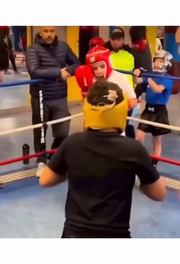 Dad's Expert Call During Boxing Sparring Match