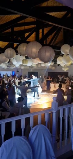 The most perfect night celebrating my good pal @Keenan38Keenan wedding to his beautiful bride Michelle 💚🎉🫶💒 🥂