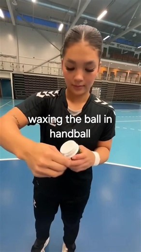 waxing the ball in handball 💫 #handball #waxing #shorts