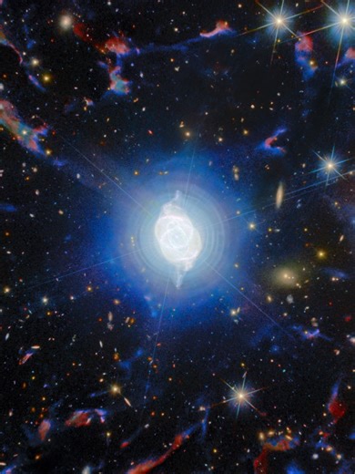 Zoom Into Cat's Eye Nebula 🔍 This video takes the viewer on a journey through space to one of the most visually intricate remnants of a dying star: the Cat’s Eye Nebula, also known as NGC 6543. This extraordinary planetary nebula lies in the constellation Draco and has captivated astronomers for decades with its elaborate and multilayered structure. Observations with ESA’s Gaia mission place the nebula at a distance of 4 400 light years away. 📹 ESA/Hubble & NASA, ESA Euclid/Euclid Consortium/N