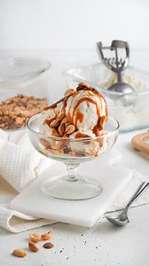 🍦Glace façon McFlurry maison 🍦 Oui, on peut faire une glace onctueuse comme un McFlurry sans sorbetière ! 👍 Il suffit de 4 ingrédients, un bon topping et une boîte Pebbly qui passe direct au congél ❄️ Résultat ? Une glace maison sans cristaux grâce au sous vide, prête à être dévorée 😍 Ingrédients (pour la boîte 800 ml) Pour une version familiale ou pour recevoir : doubler les quantités et utiliser la boîte 1200 ml 👍 200 ml de crème liquide entière bien froide (minnimum 30% MG) 100 g de lait