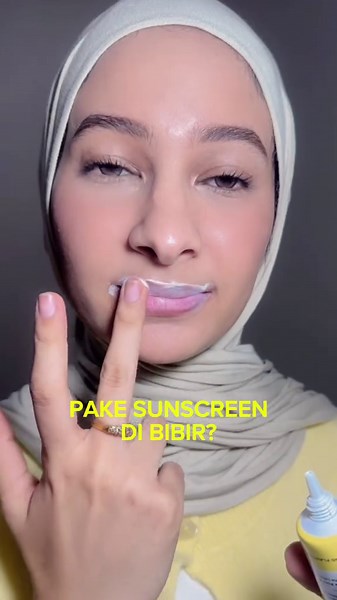 Tinted Lip Balm SPF: Cerahkan Bibir dengan Aman