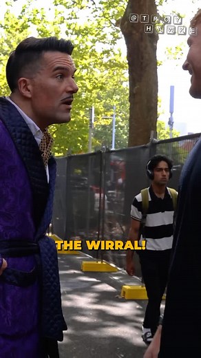 Troy Hawke on Instagram: "Strolling around Auckland meeting #wools (or #jedis 🤣) #troyhawke #greetersguild #auckland FILMED BY @iennygao edited by @chrispresswell 🚨CURRENTLY ON TOUR IN USA and Canada🚨link in bio 🫡"