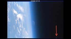 Alien Craft caught on Nasa Snapshot. HD