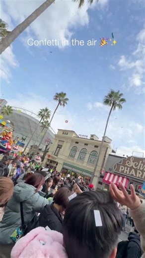Confetti fills the air at Universal Studios Japan 🎉✨