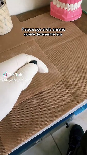 Humor en Odontología: Exodoncia y Resina