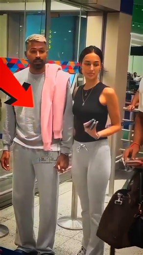 😱Hardik Pandya ne phir dikhaya style ka level 🔥 Puffer Jacket me boss entry 😎 #hardikpandya 🏏