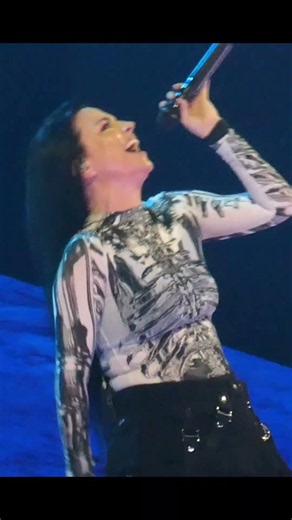EVANESCENCE performing CALL ME WHEN YOU’RE SOBER- Noblesville, IN July 9, 2026 #evanescence #amylee