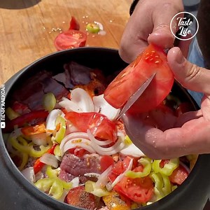 1.7M views · 10K reactions | Watch how this chef makes a special beef stew. Credit: YT: Печи Алексан - https://www.youtube.com/c/pechialexan IG: @pompeiskaia - https://www.instagram.com/pompeiskaia/ | Taste Life | Facebook