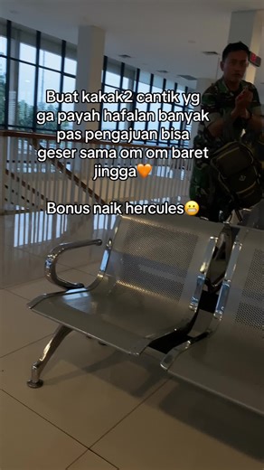 Baret Jingga Gojek: Video Viral dan Bonus Hercules