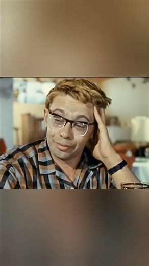 Деякі птахи можуть просто влетіти в скло...думали оклигає, нажаль ні 🥹