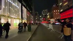 186K views · 48K reactions | The Cartier store is wrapped up for Christmas! #NewYork | New York - NewYork.co.uk | Facebook