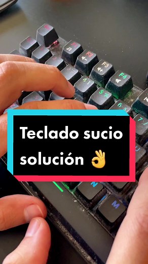 Cómo limpiar tu teclado sucio con alcohol isopropílico