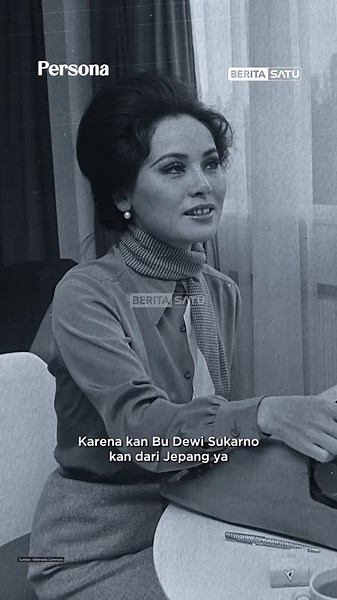 Shahandra Hanityo, cucu dari Djuanda Kartawidjaja, membagikan kisah unik mengenai kedekatan personal antara keluarga kakeknya dengan Bung Karno. Bung Karno ternyata sering menitipkan istrinya, Ratna Sari Dewi Soekarno, kepada Ibu Djuanda agar ditemani beraktivitas. Hal ini dilakukan sang Proklamator karena menyadari posisi Dewi Soekarno yang berasal dari Jepang dan belum memiliki banyak teman atau kerabat di Indonesia. Saksikan Persona di YouTube Channel BeritaSatu #DjuandaKartawidjaja #BungKarn
