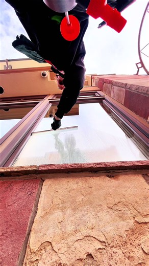 Keeping those windows cleaned into the weekend 🫧✨Stay Glassy✨#CleanTok #fyp #windowcleaning #foryoupage #viral