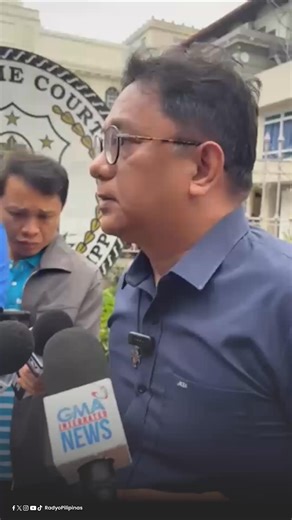 PANOORIN | Umakyat na sa Korte Suprema ang usapin sa hindi pagpapalabas ng draft report ng Senate Blue Ribbon Committee kaugnay ng imbestigasyon sa mga flood control project. Naghain ng Petition for Mandamus at Certiorari ang tatlong abogado na pinangunahan ni Eldrige Marvin Aceron upang kuwestiyunin ang pagtanggi ng komite na ibigay ang kopya ng partial committee report. Kasama sa petisyon ang mga abogado na sina Sikini Labastilla at Purificacion Bartolome-Bernabe. Tinanggihan ng komite ang kan