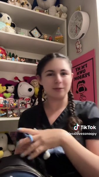 Day 30. I’ve found some extra keychains, so the fun can continue! Today we have a keychain from Snoopy in Space by Jinx Toys. 🚀 Bag from @Loungefly #snoopy #peanuts #space #keychain #plushies