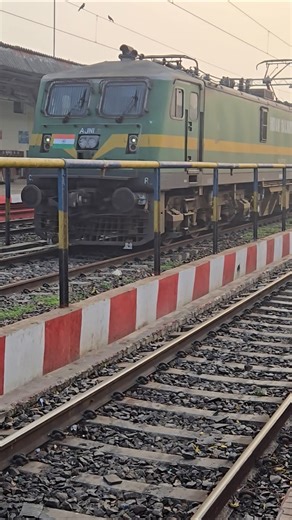 Train Horn Sound Effect Ajni WAG9H 31228 with freight at Sonpur Jn