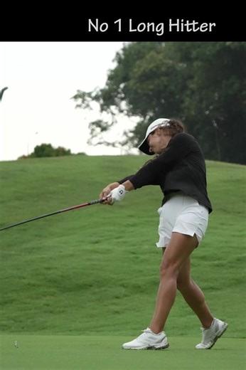 Julia Lopez Ramirez's avg. driver distance is 285yards.