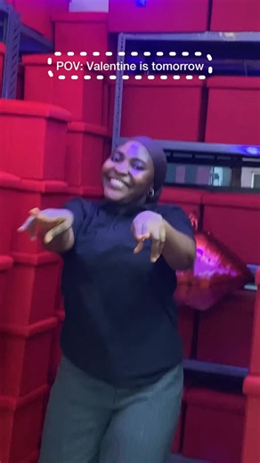 ARIKEWUYO ROMOKE✨FASTEST FOOD DELIVERY SERVICE IN LAGOS on Instagram: "VALENTINE IS TOMORROW!!! And this is our mood! Have you placed your order with us?? Last call!!! Send in your orders now! We have just a few boxes left so it’s first come first served Sold out Dey pain ooo.. enter our dm sharp sharp! #valentine #yummytreatsnaija #explore #explorepage #foodinlagos"