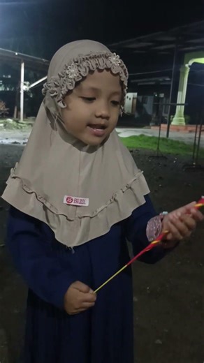 Shanum Mau Main Kembang Api 😁😁😁 #shorts #numnum #funny