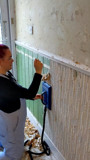 Restoring the mid-century panelling in our hallway and it's still in such good condition! 😮 | sharnshouse