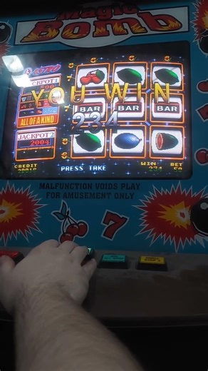 Magic Bomb Slot Machine