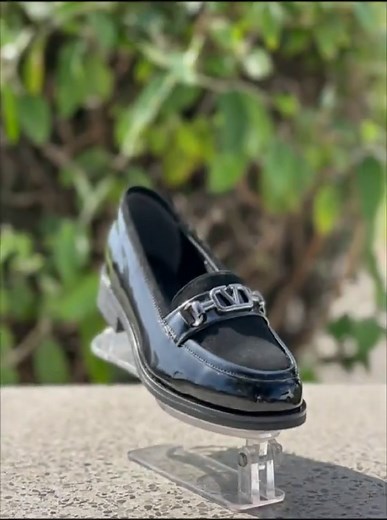 Vidéos de Rosa Shoes (@rosa__shoes) avec Mahboul Ana - Lazaro