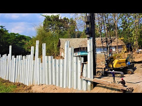 Old Crawler Crane Diesel Hammer Concrete Sheet Pile Driving Retaining Wall Construction