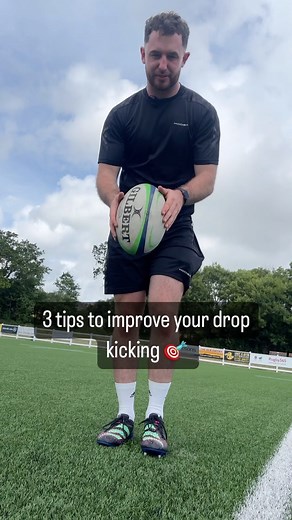 3 tips to improve your drop kicking 🎯 Listen as OJ talks us through his 3 quick tips when it comes to drop kicking 🏉 Tag a mate who needs to see this 🤛 #lovellrugby | #rugby | #rugbyunion | #coaching | #tips | #dropkick | #dropgoal | #rugbytraining | #rugbytips | #kooga | #koogarugby | #rugbyplayer | #rugbygram | Lovell Rugby