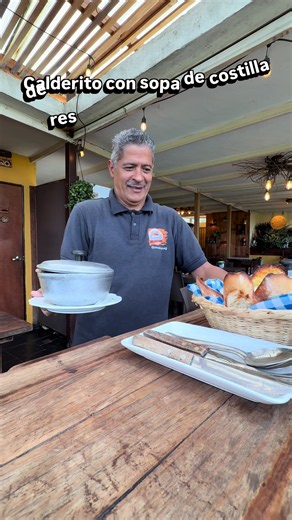 🧡😀Más que venir a comer, 😋es vivir una grata experiencia 🤠👍🏼 😋🍖🍔🍕Parte de nuestro menú 📜 (Tasa BCV.) 🔸🔸 .🤠👍🏻Calderito con sopa de res,😋 pan con ajo 🧄 y limón 🍋 Solo viernes, sábados y domingos 😁 10$ 🔸🔸 Rica Cachapa Grande, de aprox. 25cm. de diámetro con queso y lo mejor, la ración de Cochino Frito Surtido. Esta riquísima. 🤤 ( Es para 2 Personas ✌️😀) Precio 23$ tasa BCV. 🔸🔸 😋👉Bandeja con Cochino Frito Surtido. 🍖. Contiene - Cochino Frito, Chorizo, Chistorra y Morcill